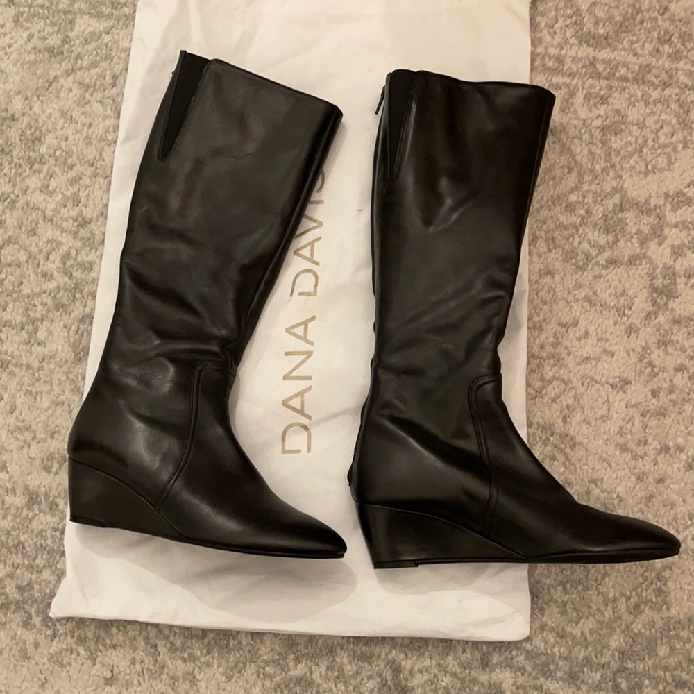 Dana Davis size 8 Italian wedge boots